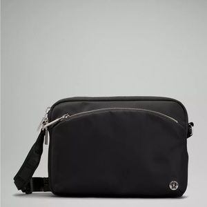 NWT Lululemon Black City Adventurer Crossbody